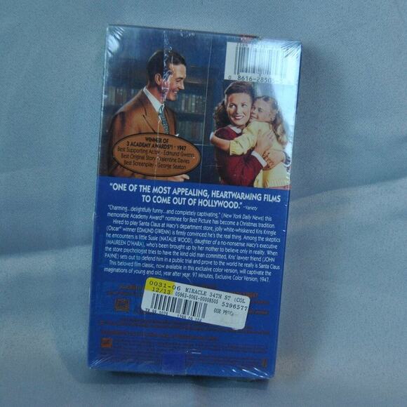 Miracle on 34th Street Color Version VHS movie New in Box - Picture 2 of 3